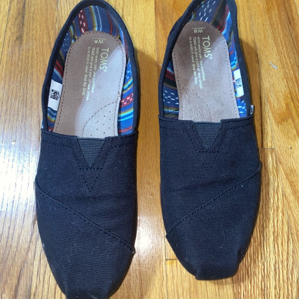 Barely Worn Black TOMS Classic Slip On - Size 8